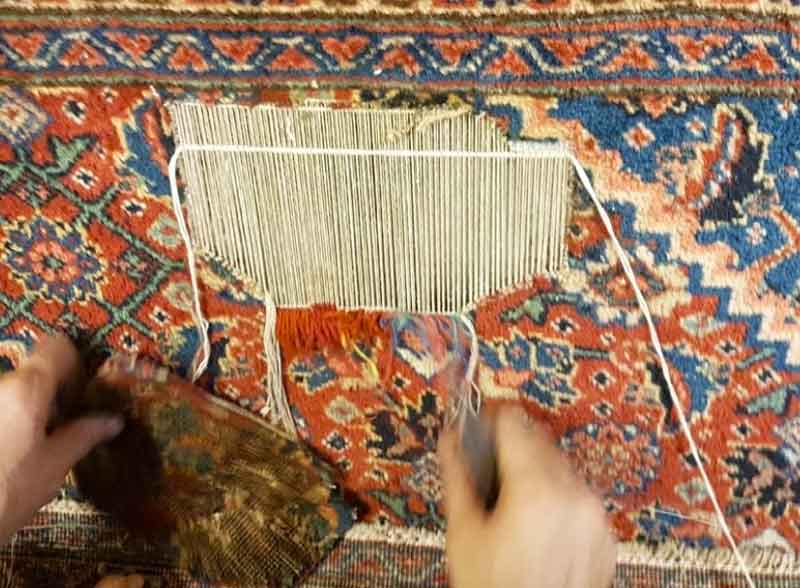 Galerie du Château Tapis d’Orient & Restauration à Brest : Nettoyage, lavage, réparation, restauration de tapis en Bretagne : Profitez de notre expertise en nettoyage et restauration de tapis anciens près de chez vous, en Bretagne. Nos équipes se déplacent pour redonner vie à vos textiles les plus précieux : dépoussiérage / dessablage et nettoyage de tapis. Restauration de tapis et tapisserie, réparation de lisières, franges. Relainage. Création de teinte, ravivement des couleurs, traitement des trames, Galerie du Château Tapis d’Orient & Restauration à Brest