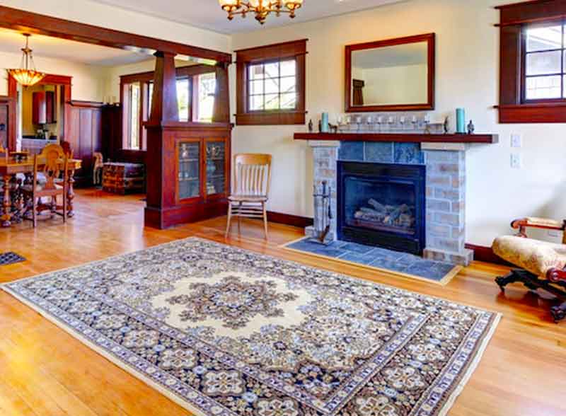 Galerie du Château Tapis d’Orient & Restauration à Brest : Nettoyage, lavage, réparation, restauration de tapis en Bretagne : Profitez de notre expertise en nettoyage et restauration de tapis anciens près de chez vous, en Bretagne. Nos équipes se déplacent pour redonner vie à vos textiles les plus précieux : dépoussiérage / dessablage et nettoyage de tapis. Restauration de tapis et tapisserie, réparation de lisières, franges. Relainage. Création de teinte, ravivement des couleurs, traitement des trames, Galerie du Château Tapis d’Orient & Restauration à Brest