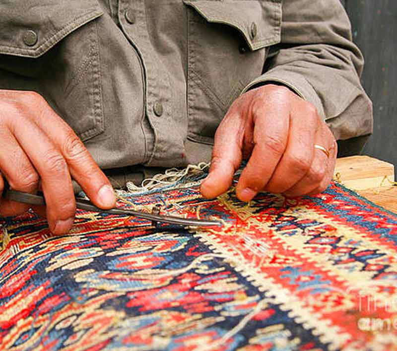 Re-lainage tapis - Galerie du Château Tapis d’Orient & Restauration : Re-lainage et création de teinte pour tapis - Re-lainage et création de teinte pour tapis à Brest et toute la Bretagne : Re-lainage et création de teinte pour tapis et tapisserie . Raviver l’éclat de vos tapis. Livraison de tapis après restauration
